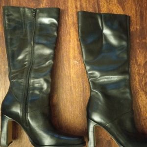 White ml black leather boots size 6 1/2